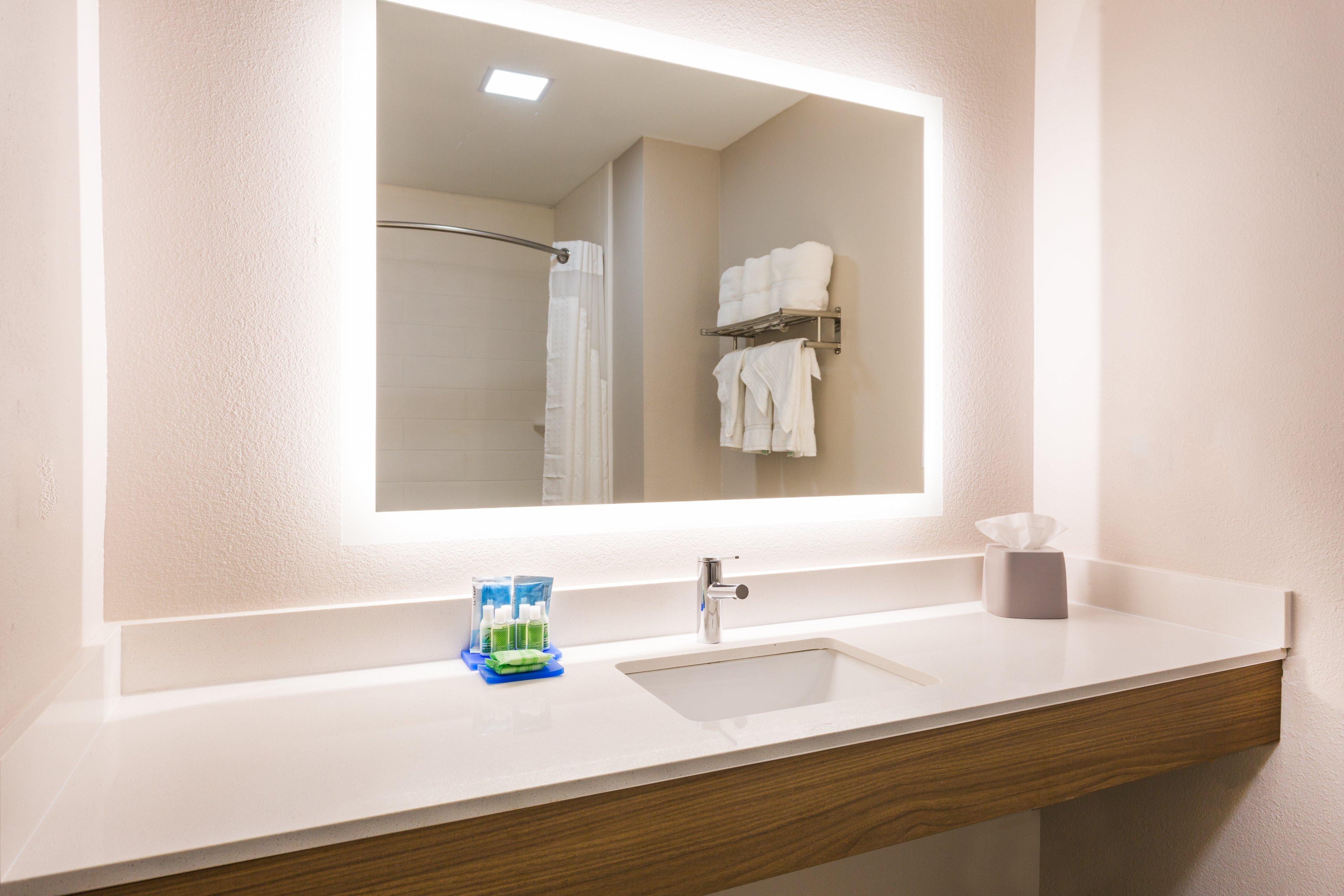 Holiday Inn Express - Plymouth By Ihg Екстер'єр фото