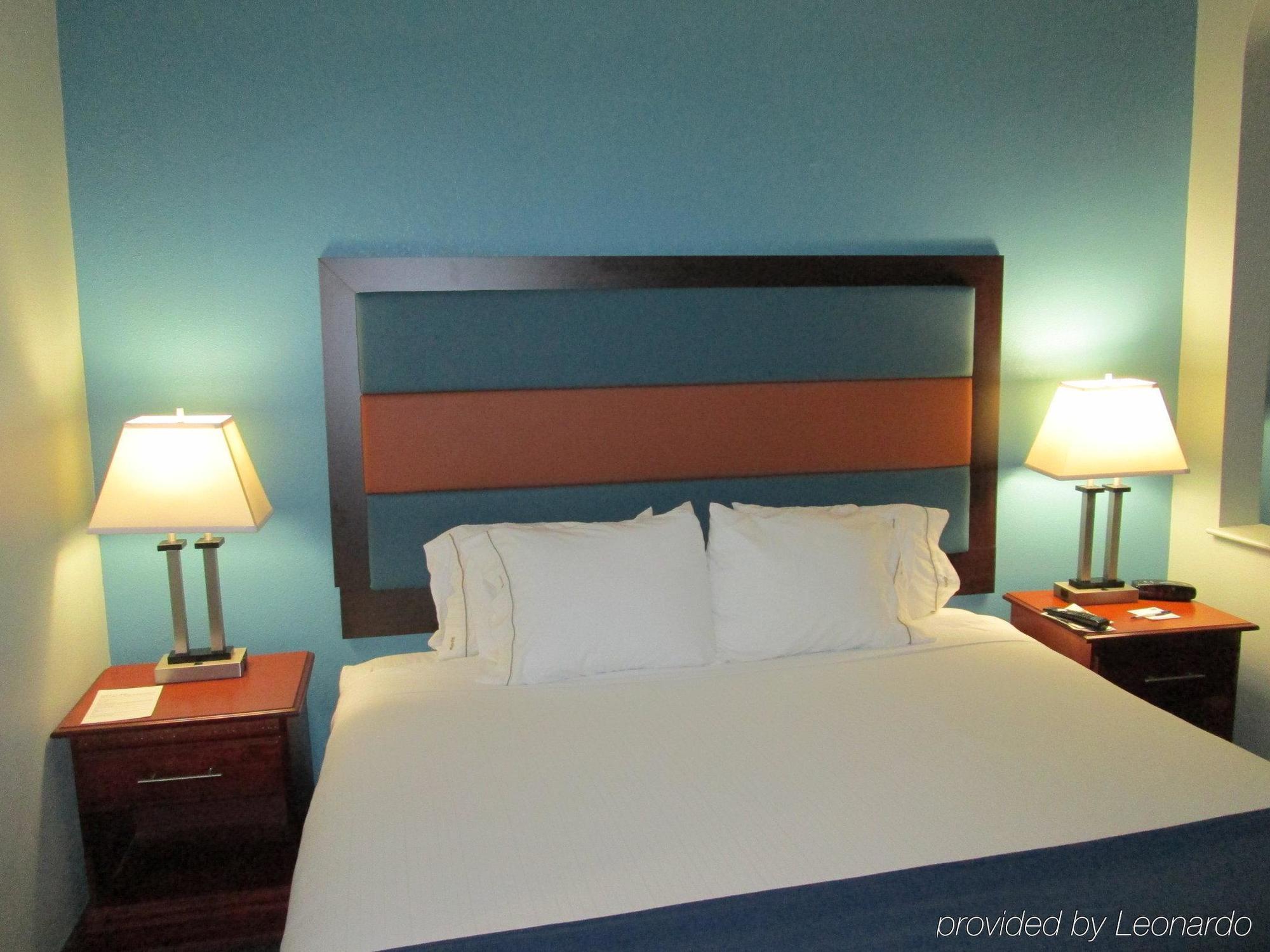 Holiday Inn Express - Plymouth By Ihg Екстер'єр фото