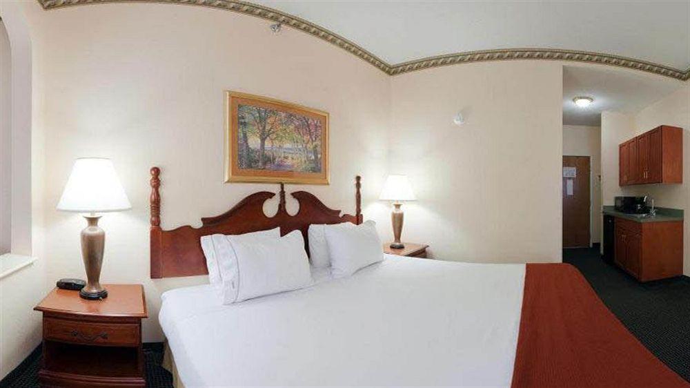 Holiday Inn Express - Plymouth By Ihg Екстер'єр фото